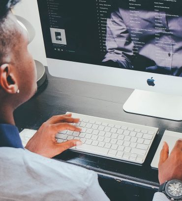 Quels domaines d’activité faut-il intégrer pour réussir dans le web ?